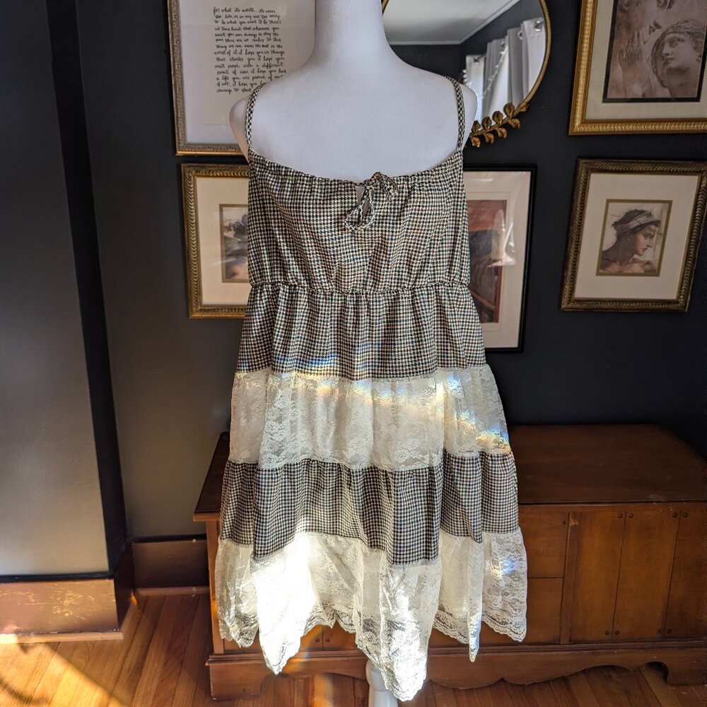 NWT Hot Topic Thorn & Fable dress size large